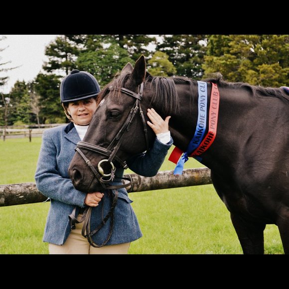 Meet your Posher, Dionne - Picture 1 of 2